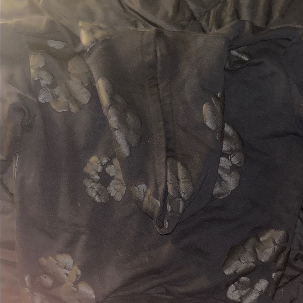 Stylish Black Patterned Puffer Jacket - image 8